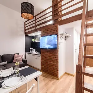 Ξενοδοχείο με διαμερίσματα Station Apartments: 10-minute Walk To Main Square, Krasków